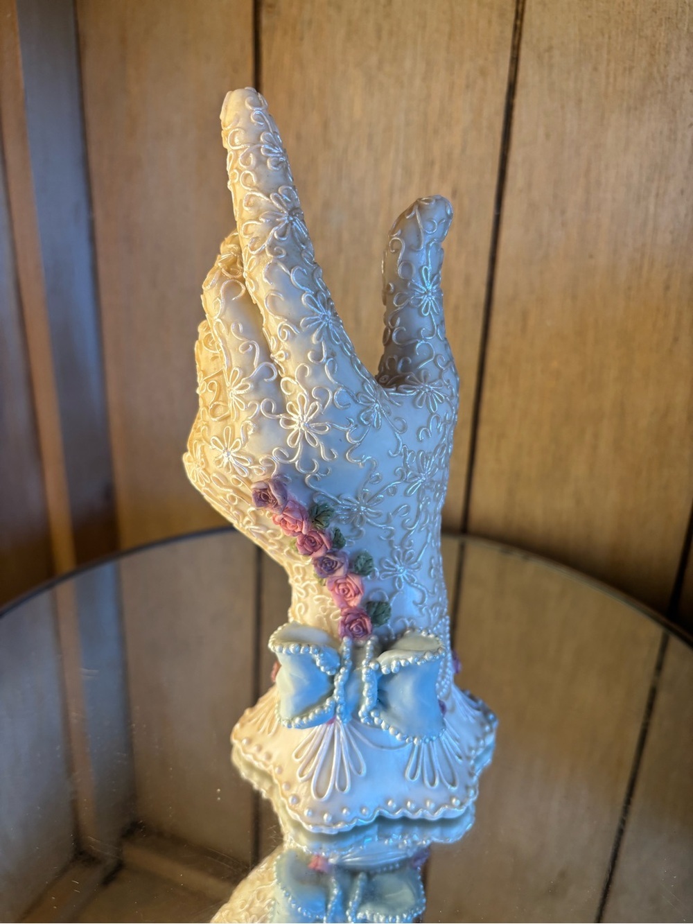 Dezine 1997 BeautifulCream Decorative Gloved Hand Statue with Pink Rose Accents - Picture 6 of 15